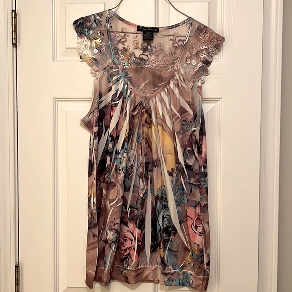 Simply Irresistible Summer Top - Picture 1 of 3